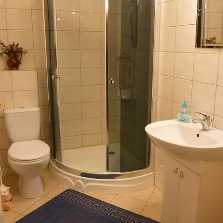 Uslugi Hotelarskie Jerzy Czarnecki Hostel *